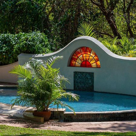 The Courtney Lodge Victoria Falls Eksteriør bilde
