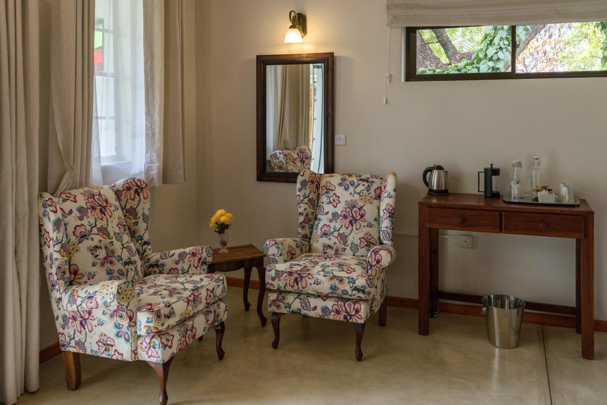 The Courtney Lodge Victoria Falls Eksteriør bilde